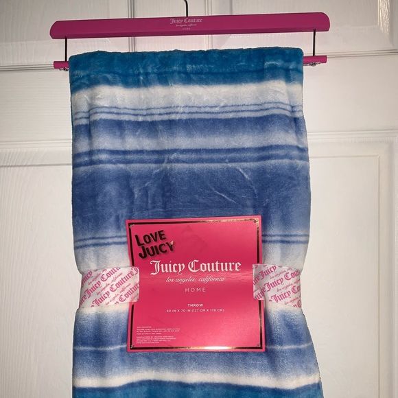 NWT Blue & White Juicy Striped Throw Blanket - Picture 2 of 7